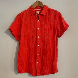 Size 10-12 SOFT ❤️ Red cotton super soft short sleeve button down shirt.
